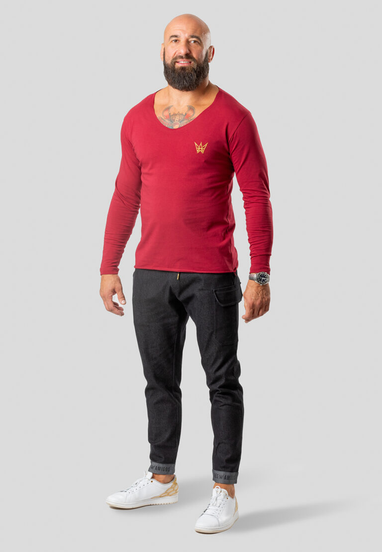 Longsleeve T-shirt with a Burgundy Gold Crown Neckline